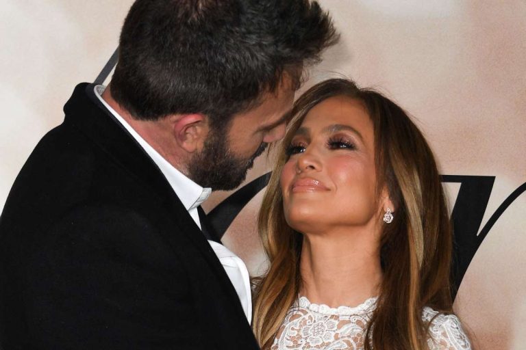 Ben Affleck cheated on Jennifer Lopez with another famous actress