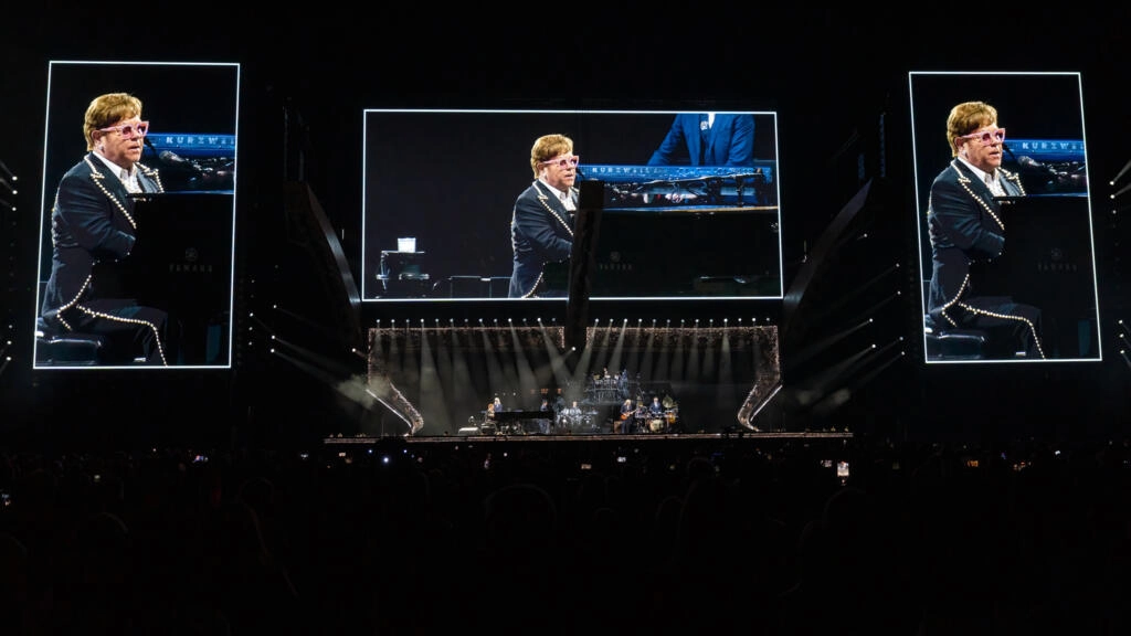 Elton John to headline Glastonbury Festival